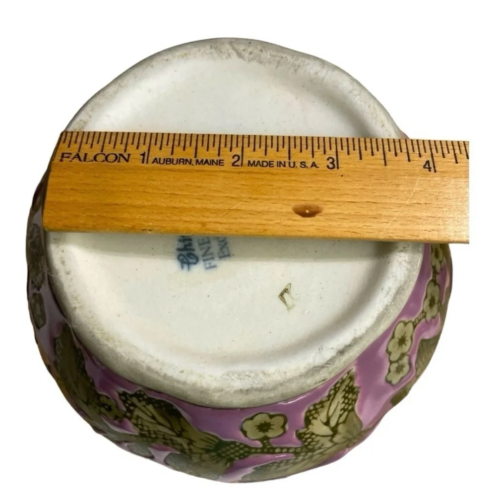 China Blue Fine Porcelain Seymour
Mann Pot Vase Pink W/ Green
Floral Design - Picture 13 of 16